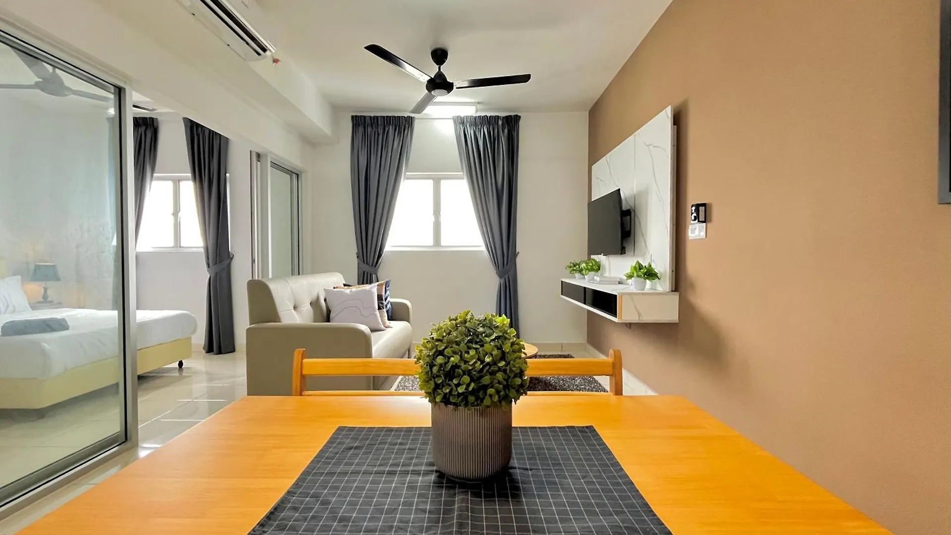 Alanis Suite With Netflix @ Klia Sepang Malaysia