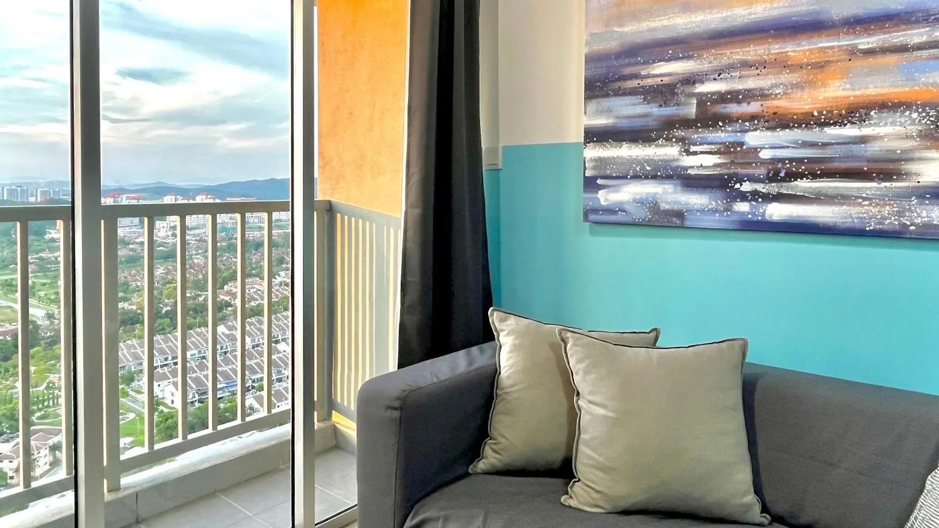 Apartment Alanis Suite With Netflix @ Klia Sepang
